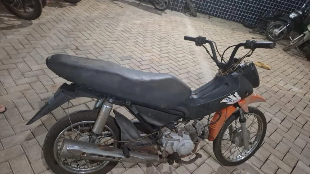 Motocicleta furtada por Wemerson do p&aacute;tio de reten&ccedil;&atilde;o